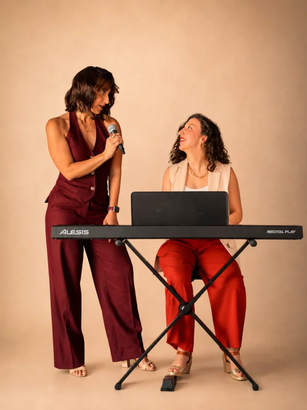 Julia Gaz y Claudia de la Torre